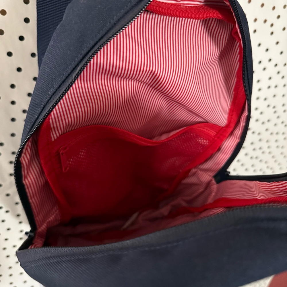 Herschel Supply Company Heritage Shoulder Bag - Picture 6 of 9